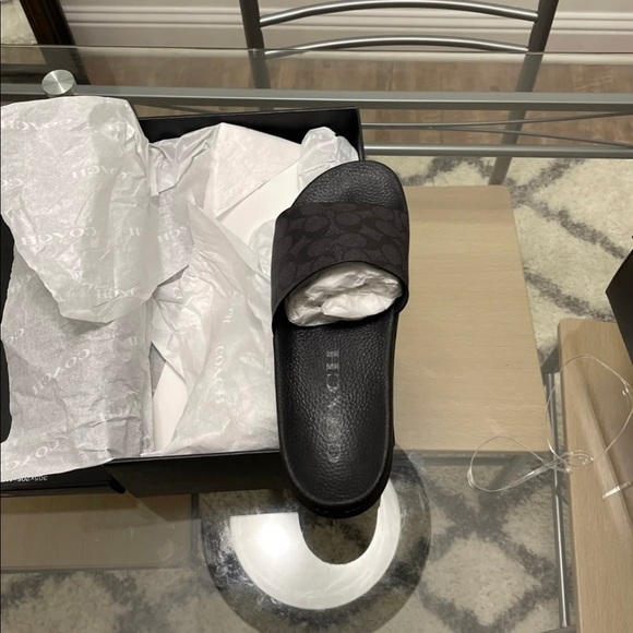 Coach Signature Canvas Pool Slides Brand new Size 9 - Picture 3 of 7